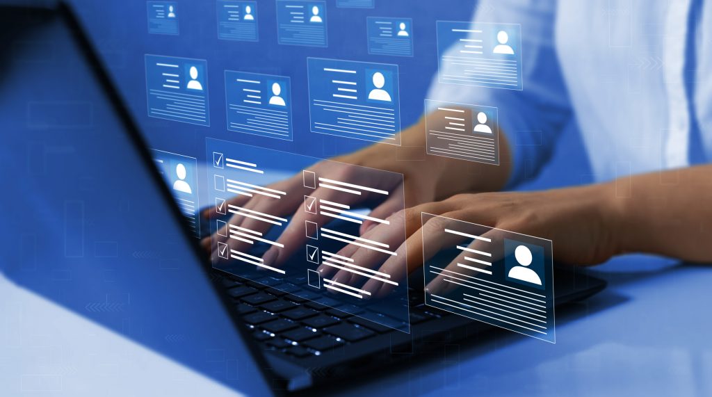 Immortalità digitale e diritto all’oblio: la CNIL francese analizza i dati post mortem